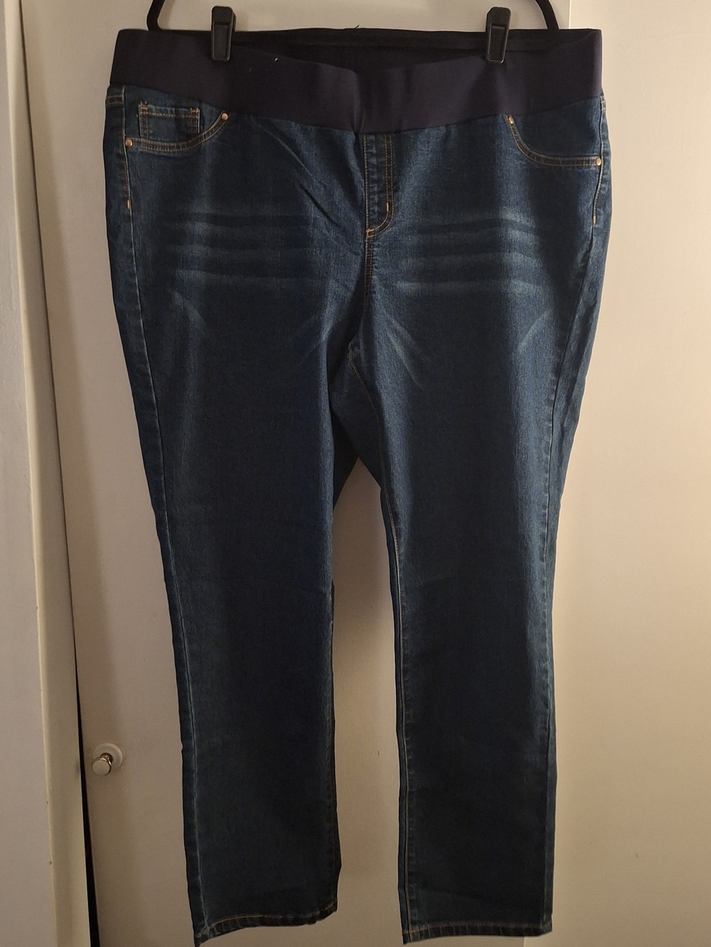Hybrid & company Women's Dark Blue Distressed Straight Leg Pull-on Jeans